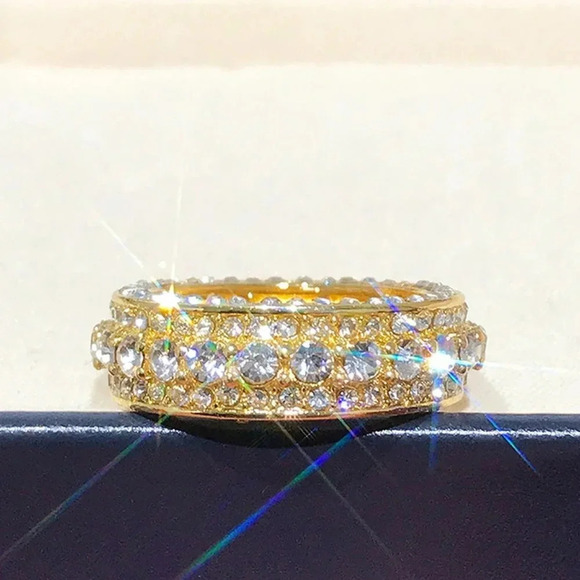 💥Eternity Band 18K Gold Plated Cubic Zircon Engagement Rings forWomen,UN… - Picture 3 of 6